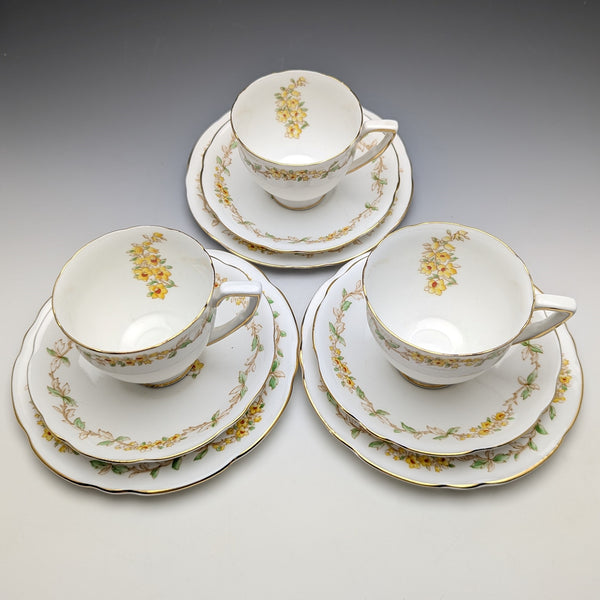 1940 British Gladstone teacup trio 3 sets